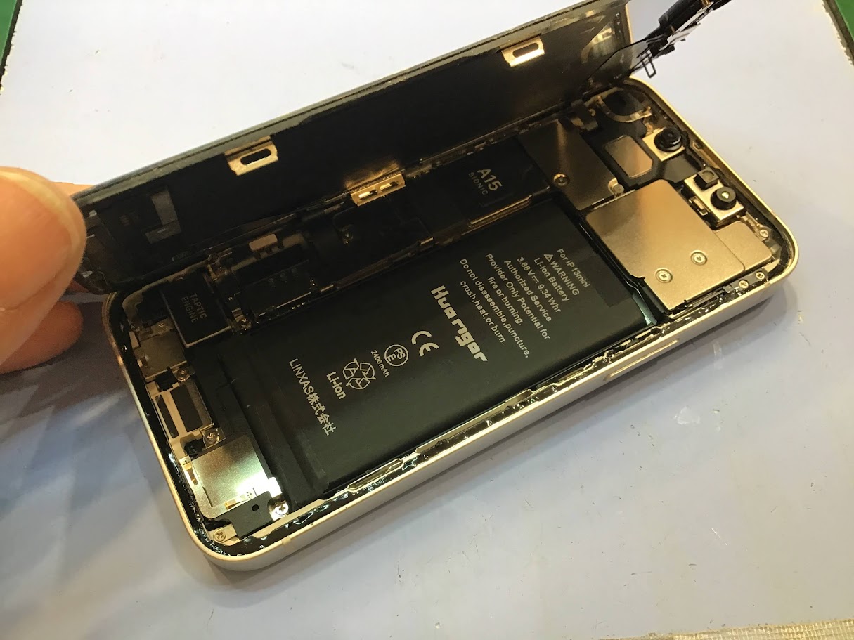 iPhone13miniならデータそのまま即日修理可能なiPhone修理工房中野ブロードウェイ店へ！